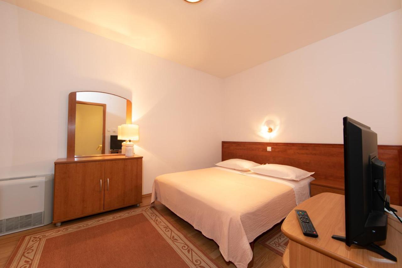 Apartmani Biser Tučepi Extérieur photo